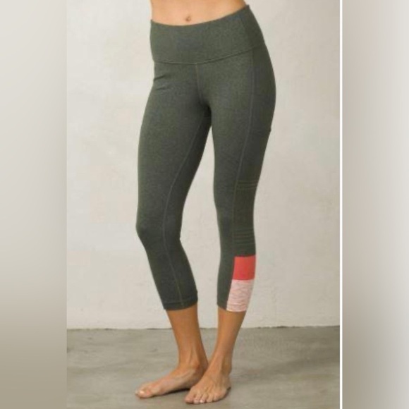 Prana Pants - Prana Capri Pant Legging Striped Green and Red size Small